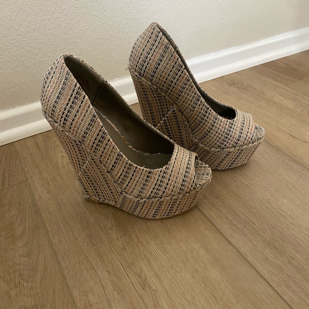 Stylish Woven Platform Wedge Heels